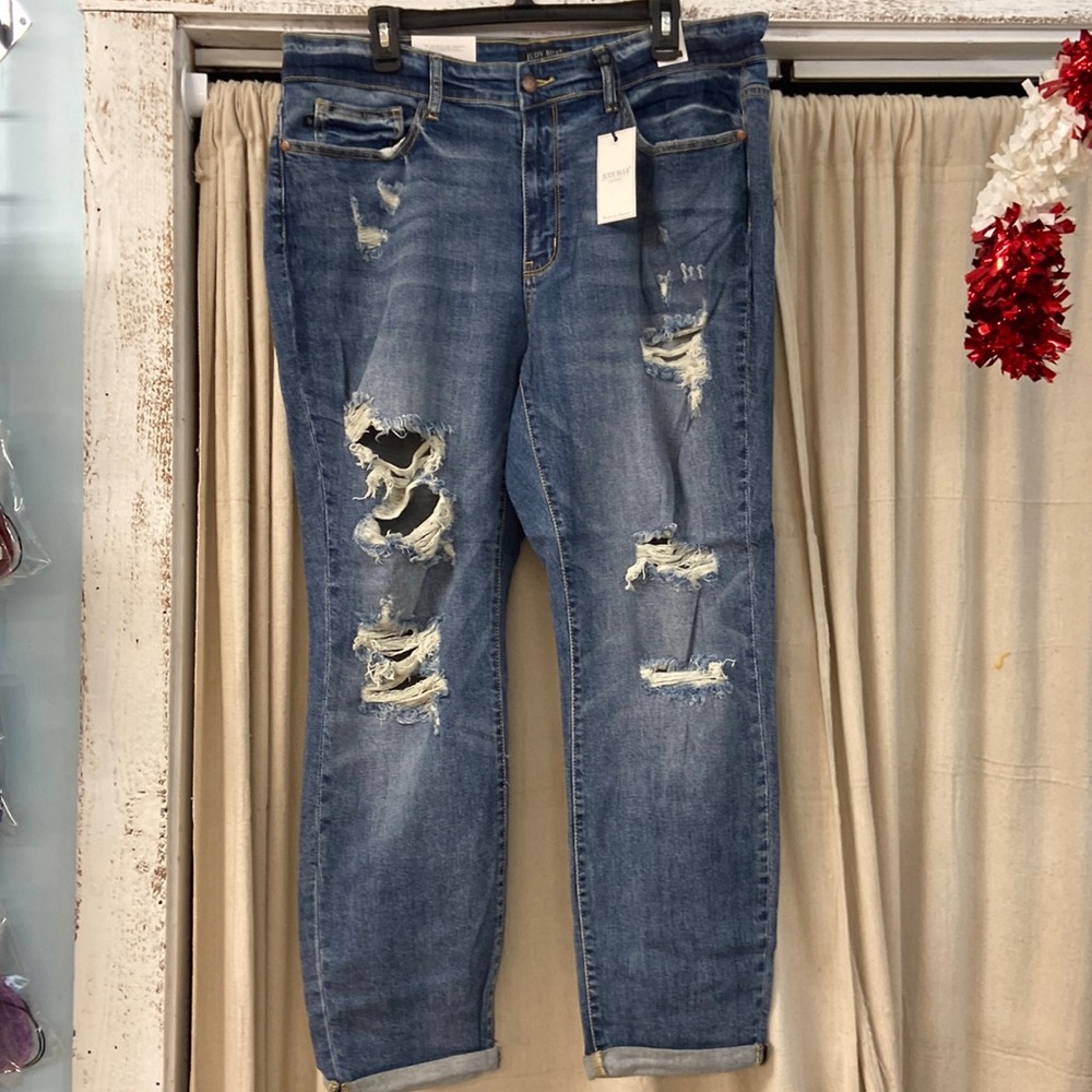 Judy Blue Mid Rise Boyfriend Jeans 8286
